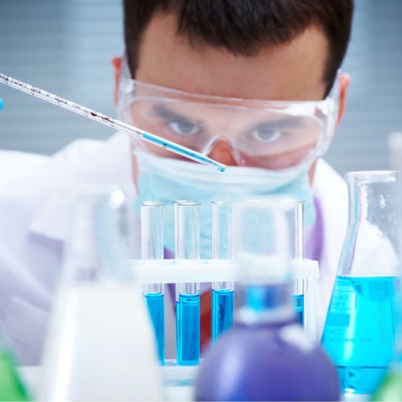 imagens de pessoas em laboratorios3